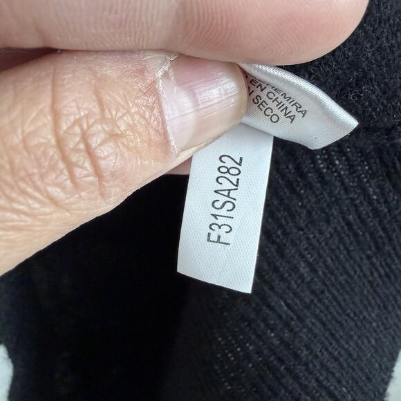 Alex Marie Woman’s 100% Cashmere V-neck Sweater Black Size M Quiet Luxury - Picture 4 of 6